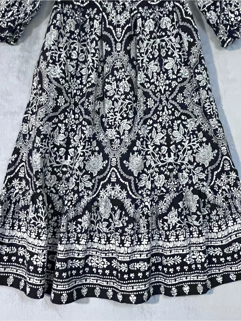 The Pioneer Woman Black White Floral Smocked Midi Dress Milkmaid Boho - Picture 3 of 9